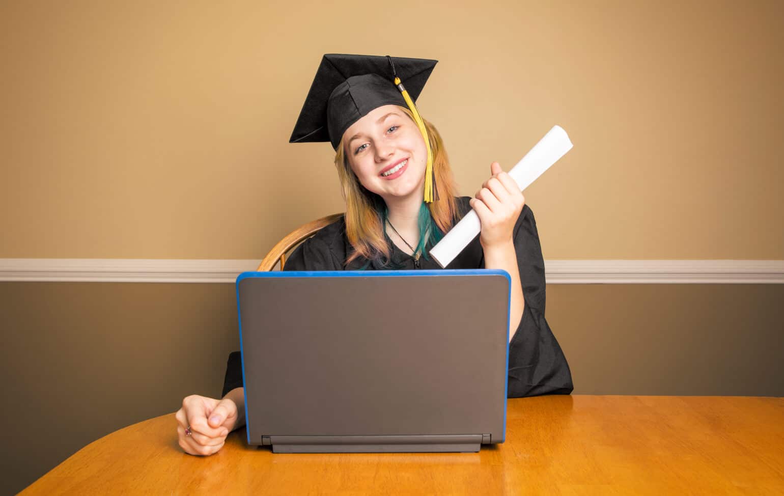 Student graduating online